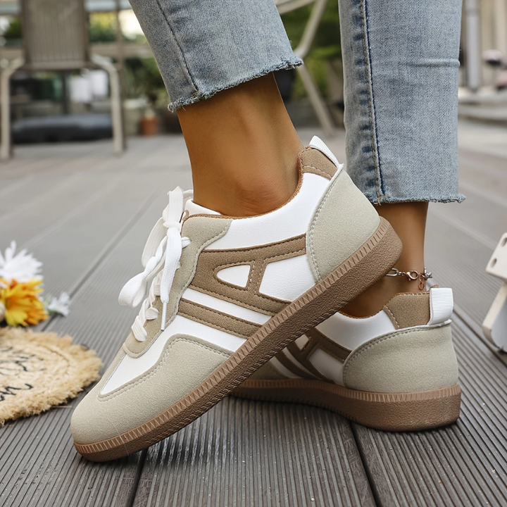 Stödjande vid-tå sneakers
