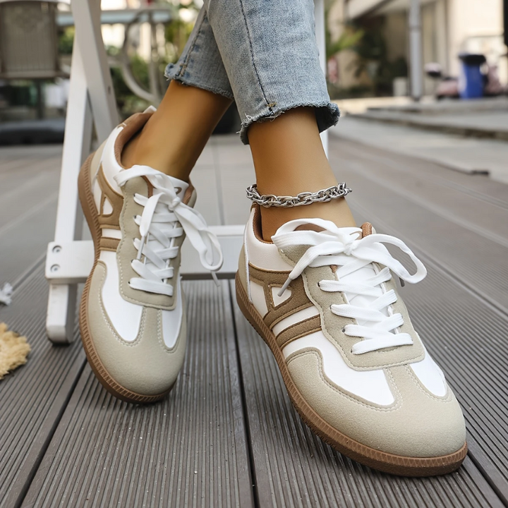 Stödjande vid-tå sneakers