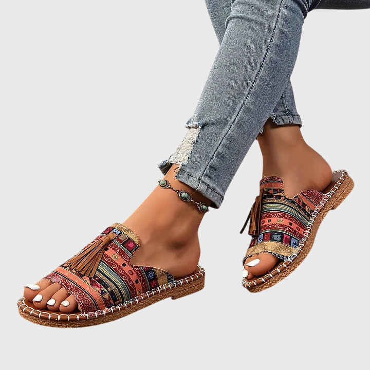 Snygg dotted ortopedisk sandal