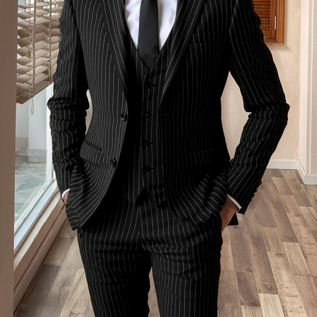 Pinstripe tredelad kostym