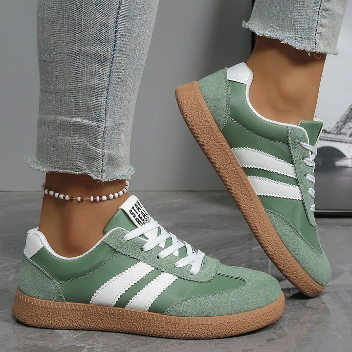 Klassisk court sneakers