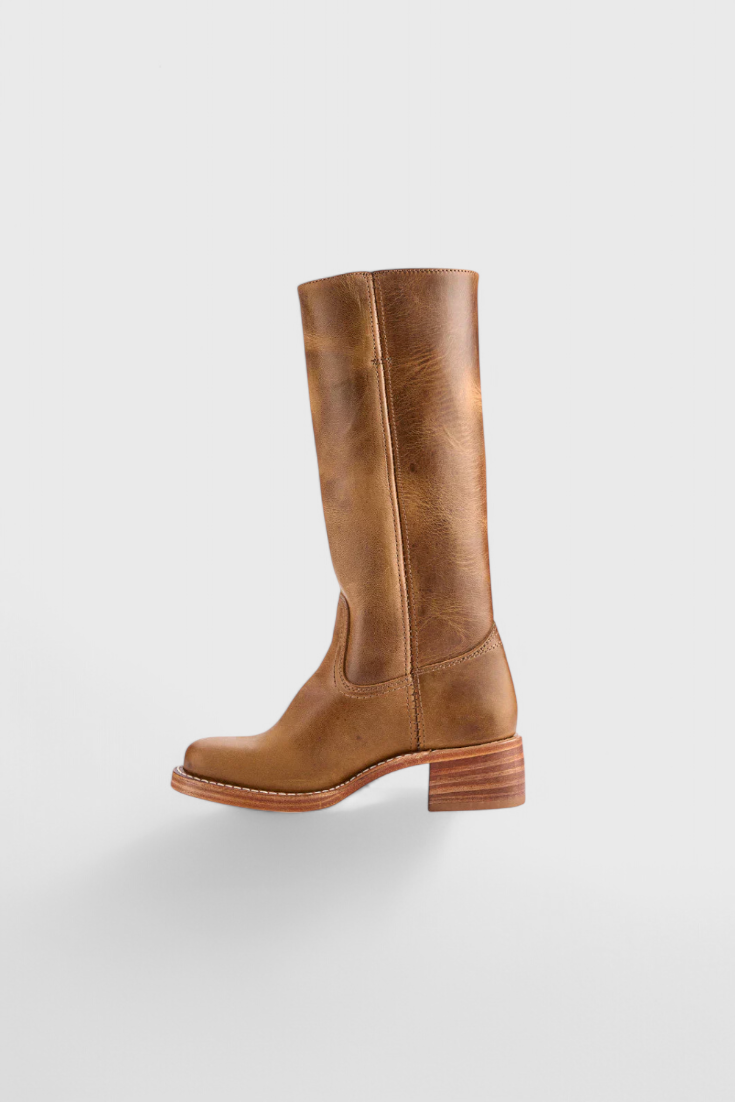 Klassisk knähög heeled stövlar