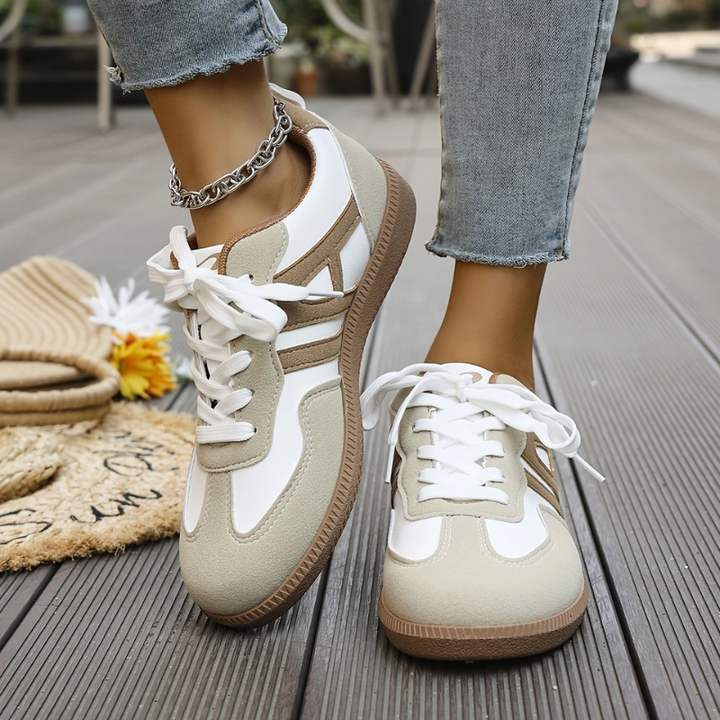 Stödjande vid-tå sneakers