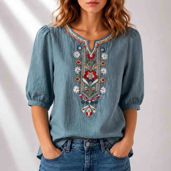 Blommig broderad blus