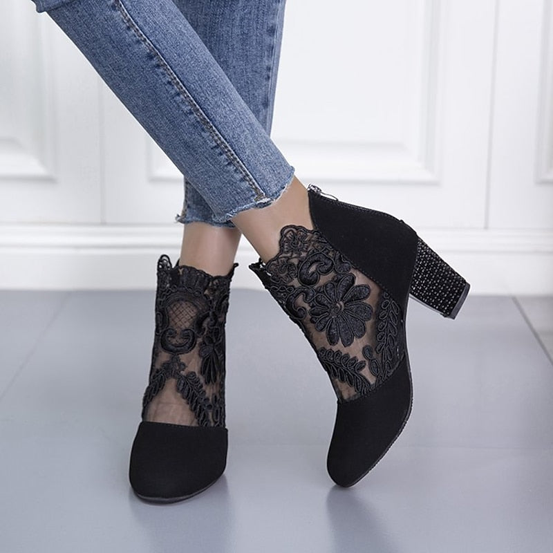 Spets-accent heeled ankelboots