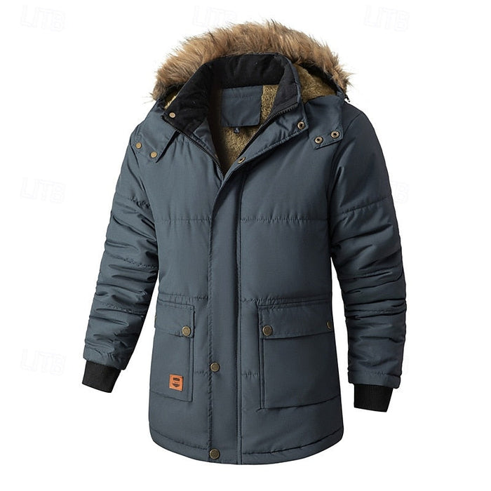 Isolerad med huva parkas